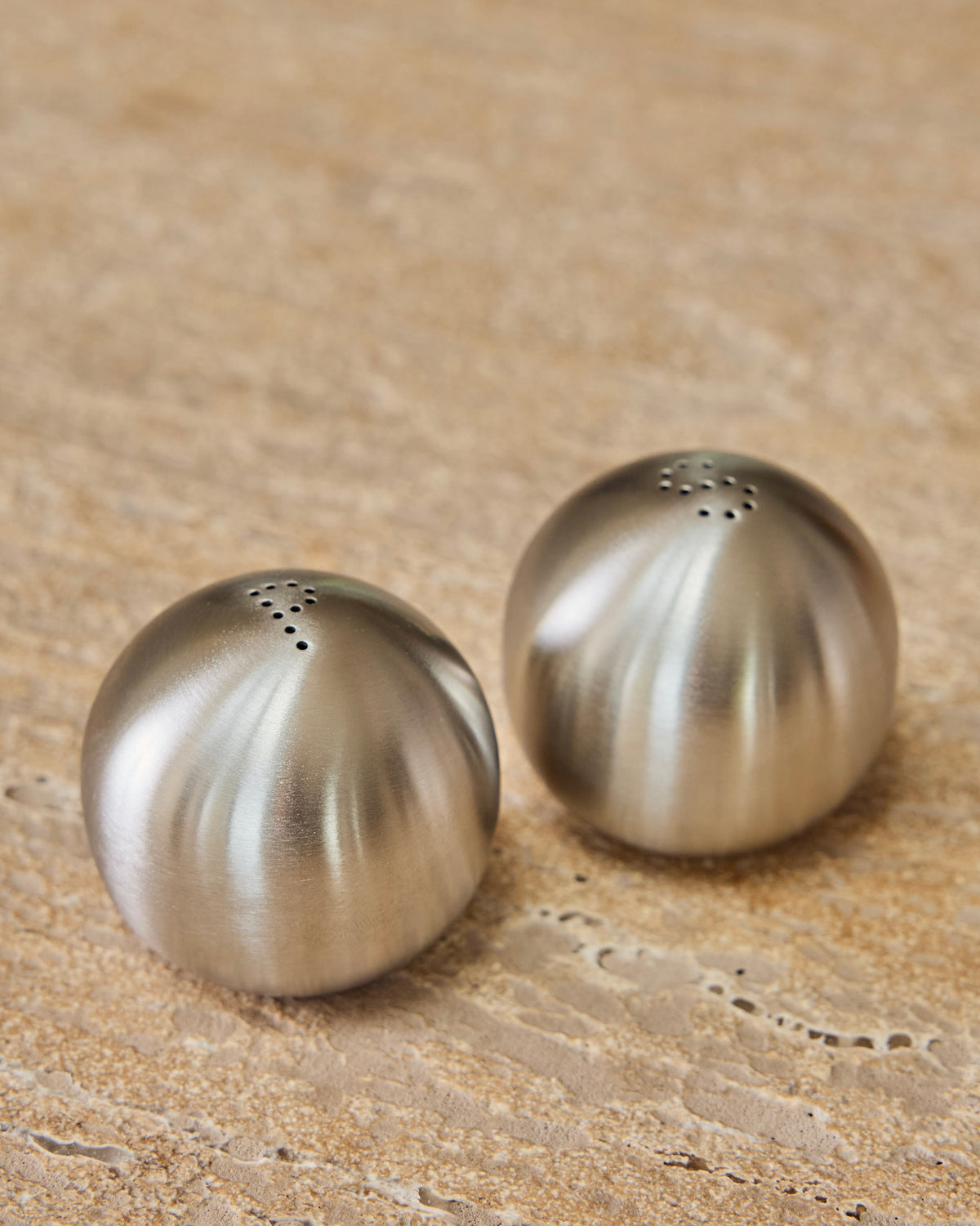 Aura Round Salz & Pfefferstreuer 2er Set